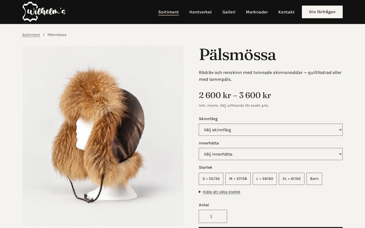 Produktsidan för pälsmössan på wilhelms.se: bildgalleri, pris, val av skinnfärg, innerhätta och storlek.